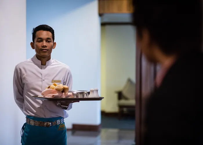 Hotel Empress And Siem Reap
